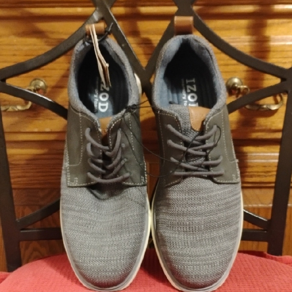 IZOD Kyler Men’s Shoes – Size 9.5 – NWT